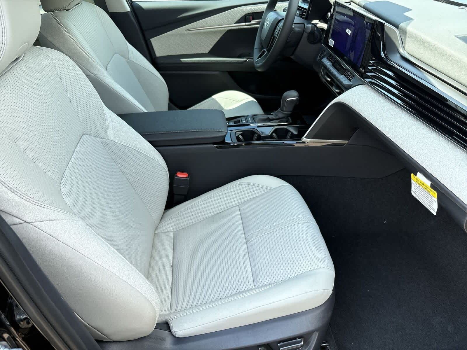 Thumbnail: 2025 Toyota Camry - 12