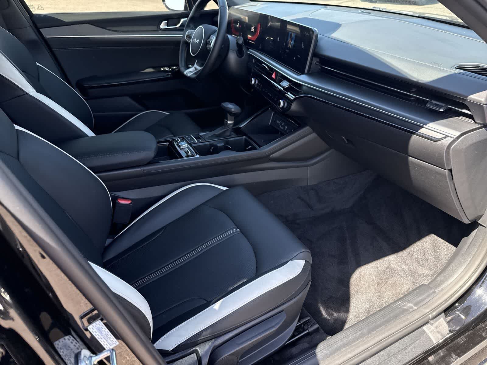 Thumbnail: 2025 Kia K5 - 11