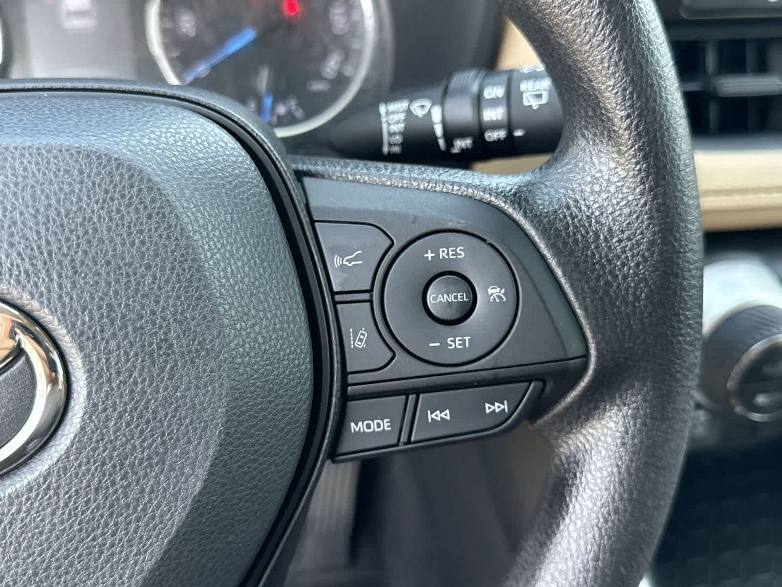 Thumbnail: 2022 Toyota RAV4 - 28