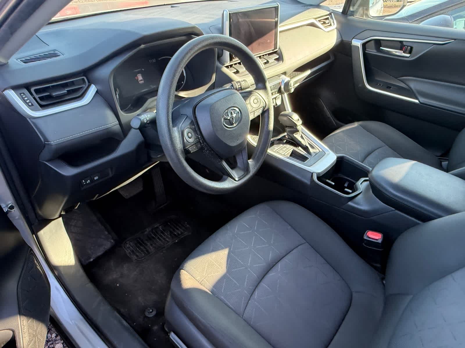 Thumbnail: 2024 Toyota RAV4 - 18