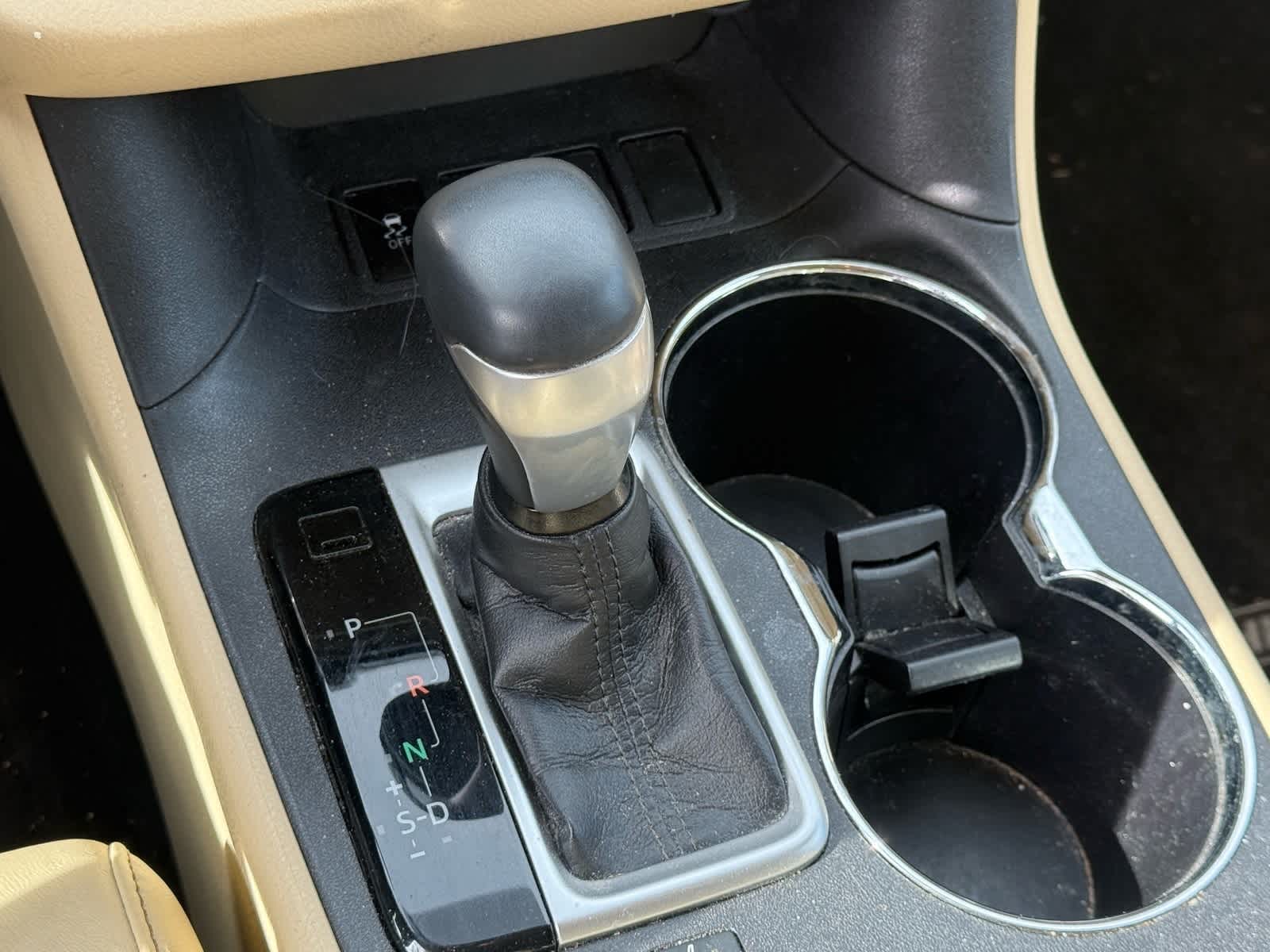 Thumbnail: 2016 Toyota Highlander - 20