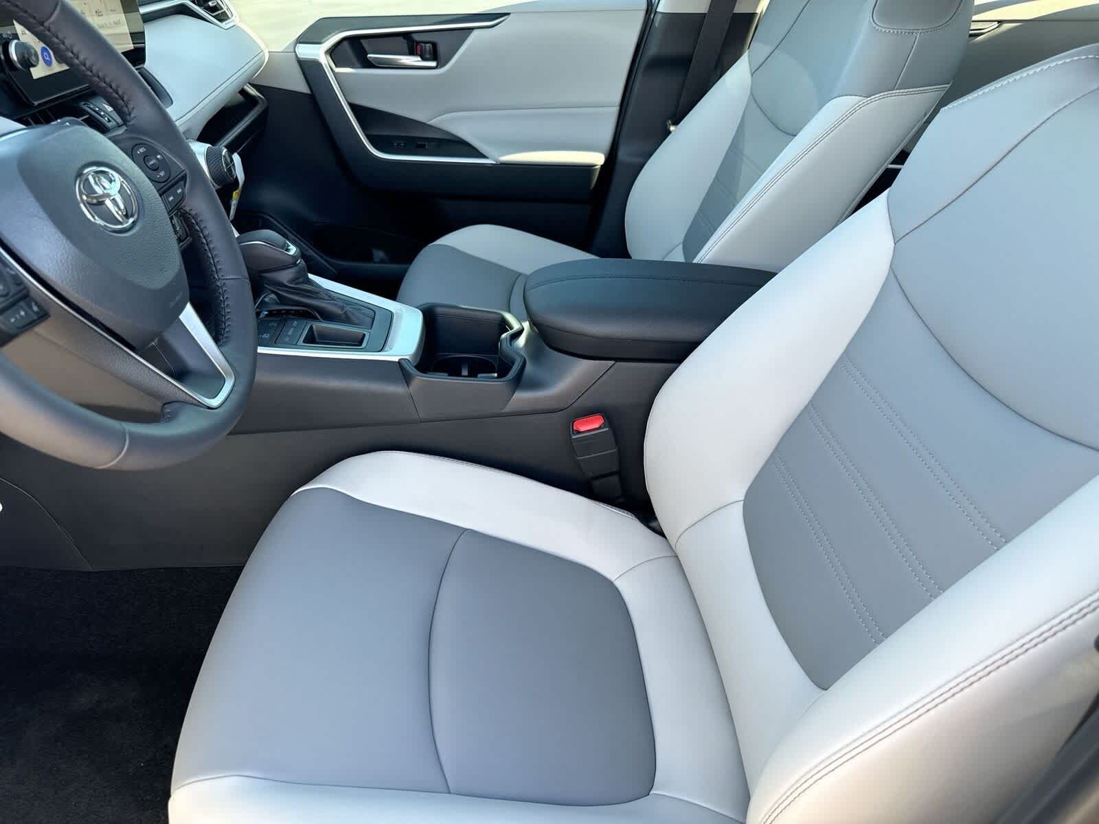 Thumbnail: 2025 Toyota RAV4 - 17