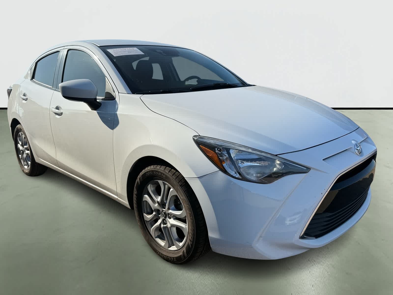 2017 Toyota Yaris iA  5