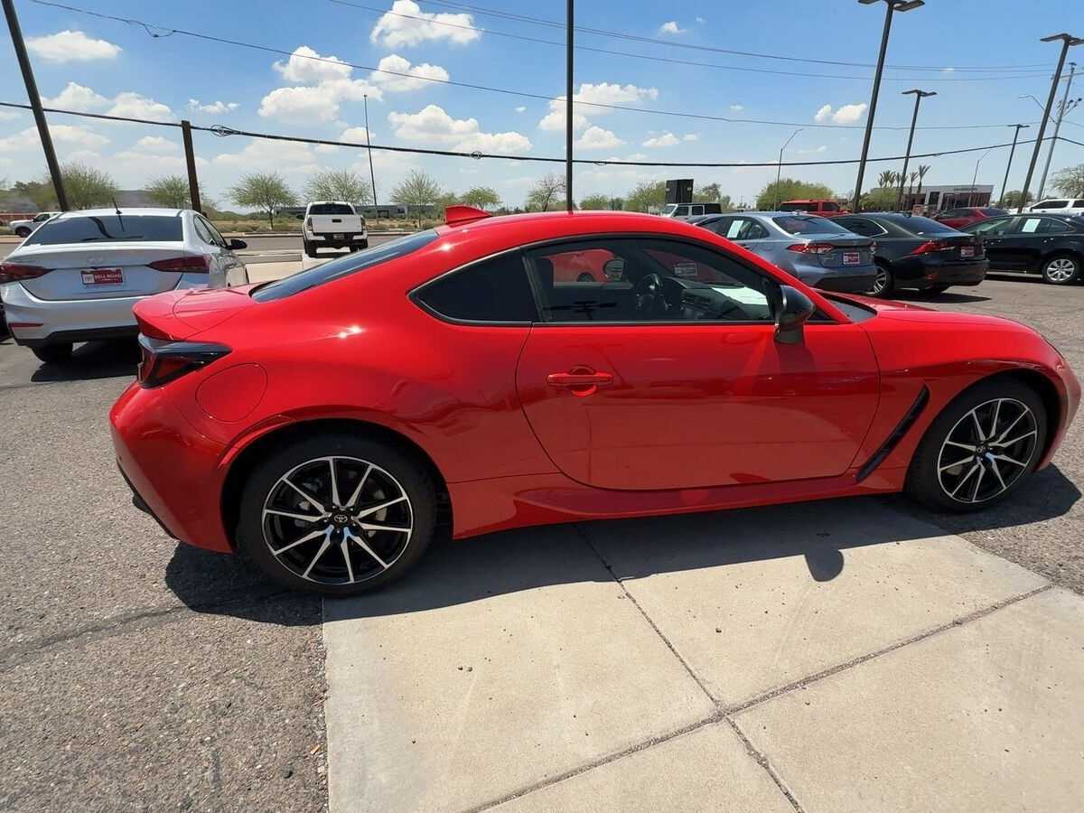 Thumbnail: 2023 Toyota GR86 - 8