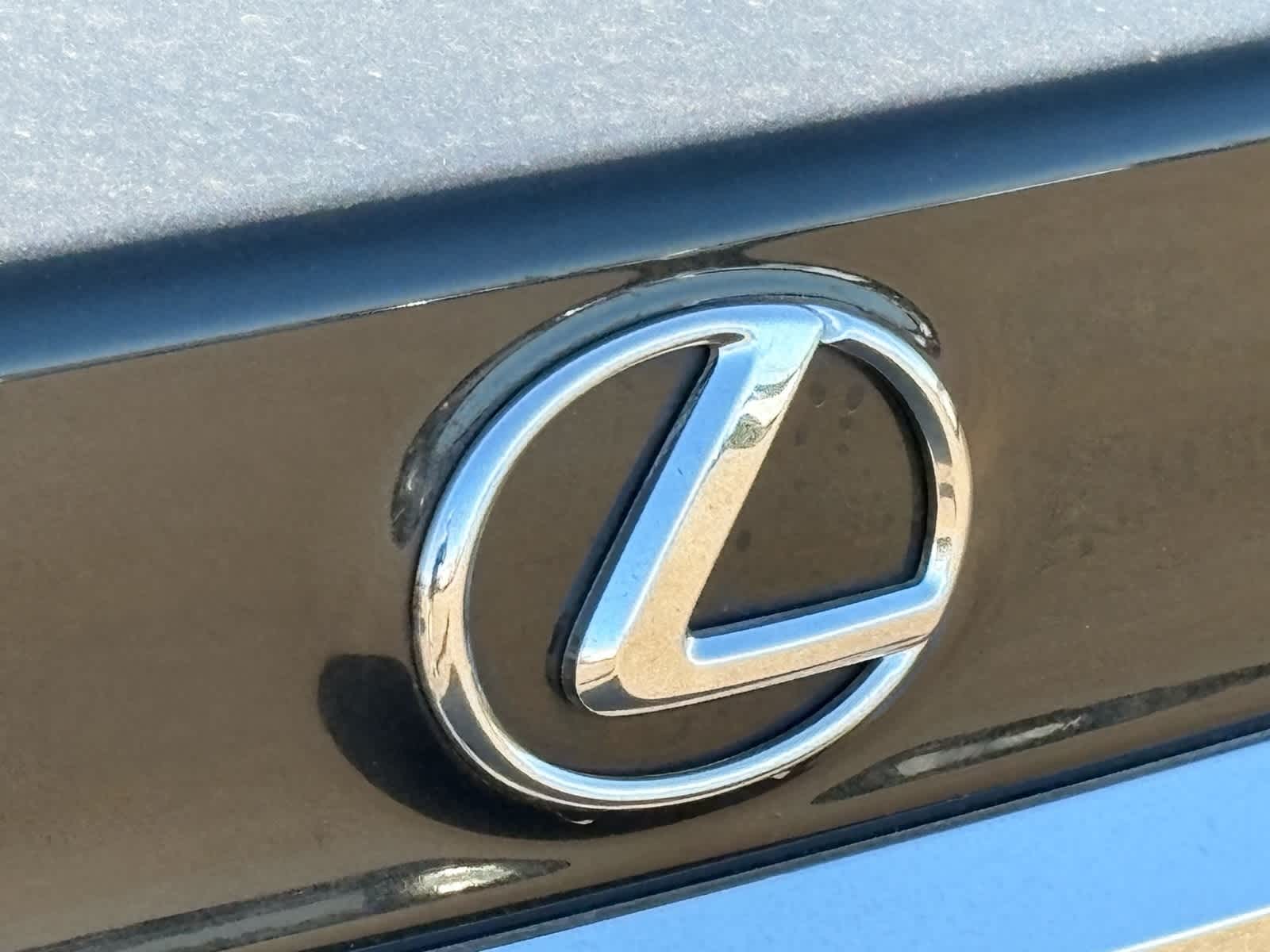 Thumbnail: 2016 Lexus ES - 13