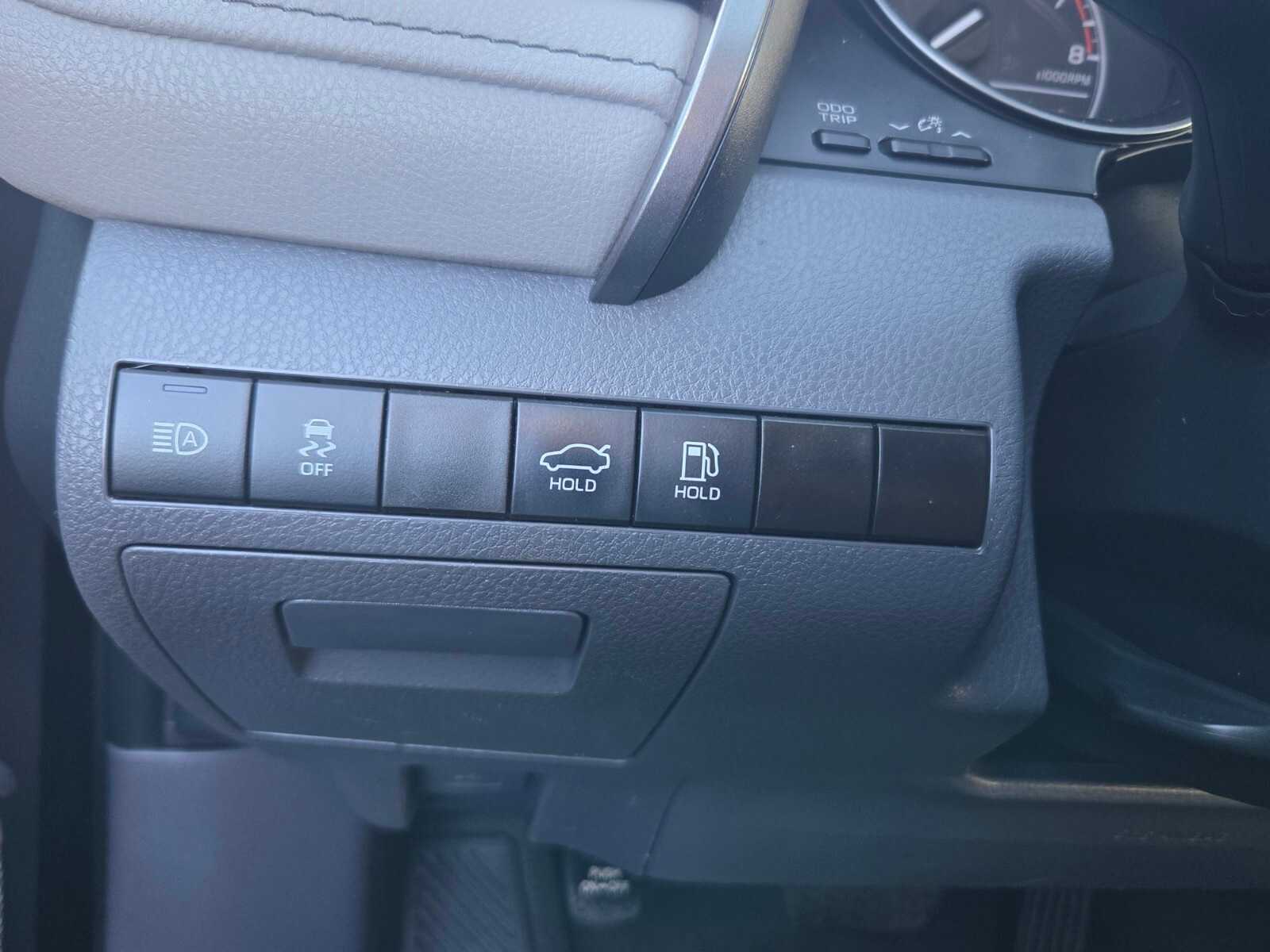 Thumbnail: 2022 Toyota Camry - 18