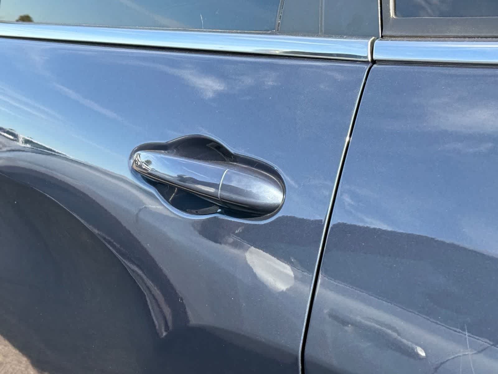 Thumbnail: 2021 Jeep Cherokee - 16