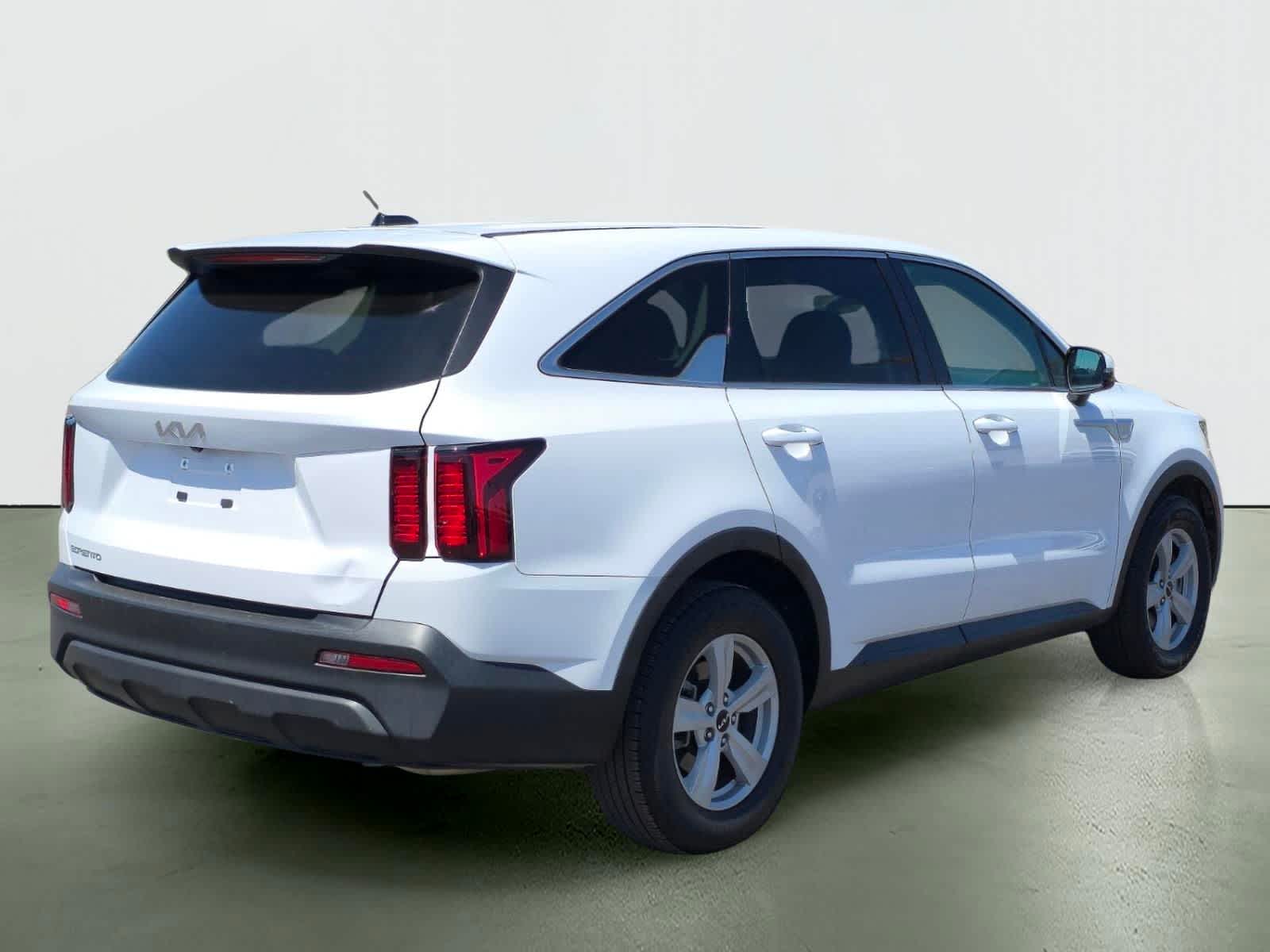 Thumbnail: 2023 Kia Sorento - 6