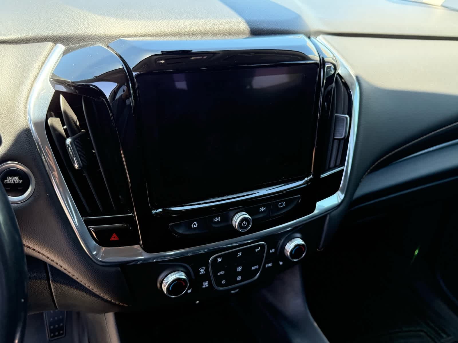 Thumbnail: 2020 Chevrolet Traverse - 17
