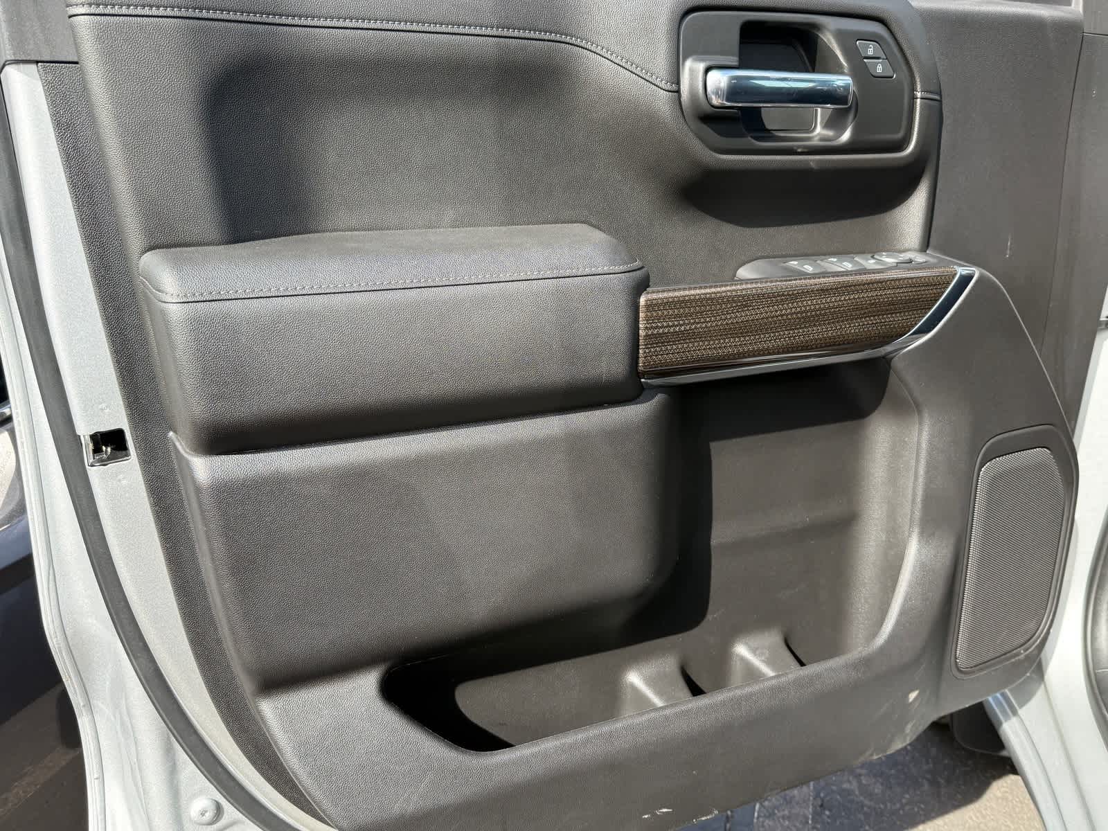 Thumbnail: 2022 Chevrolet Silverado 1500 - 18