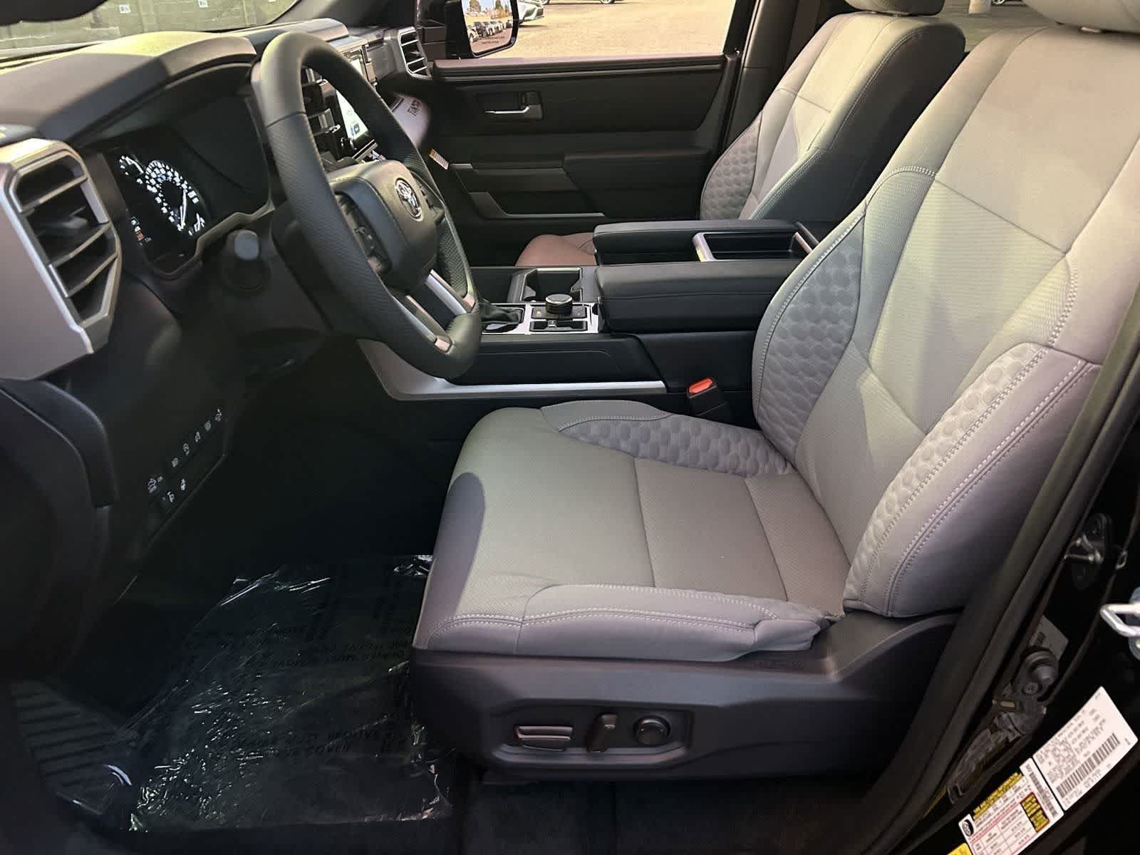 Thumbnail: 2025 Toyota Tundra - 14