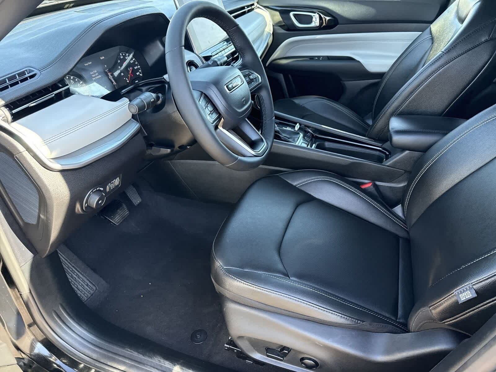 Thumbnail: 2025 Jeep Compass - 16