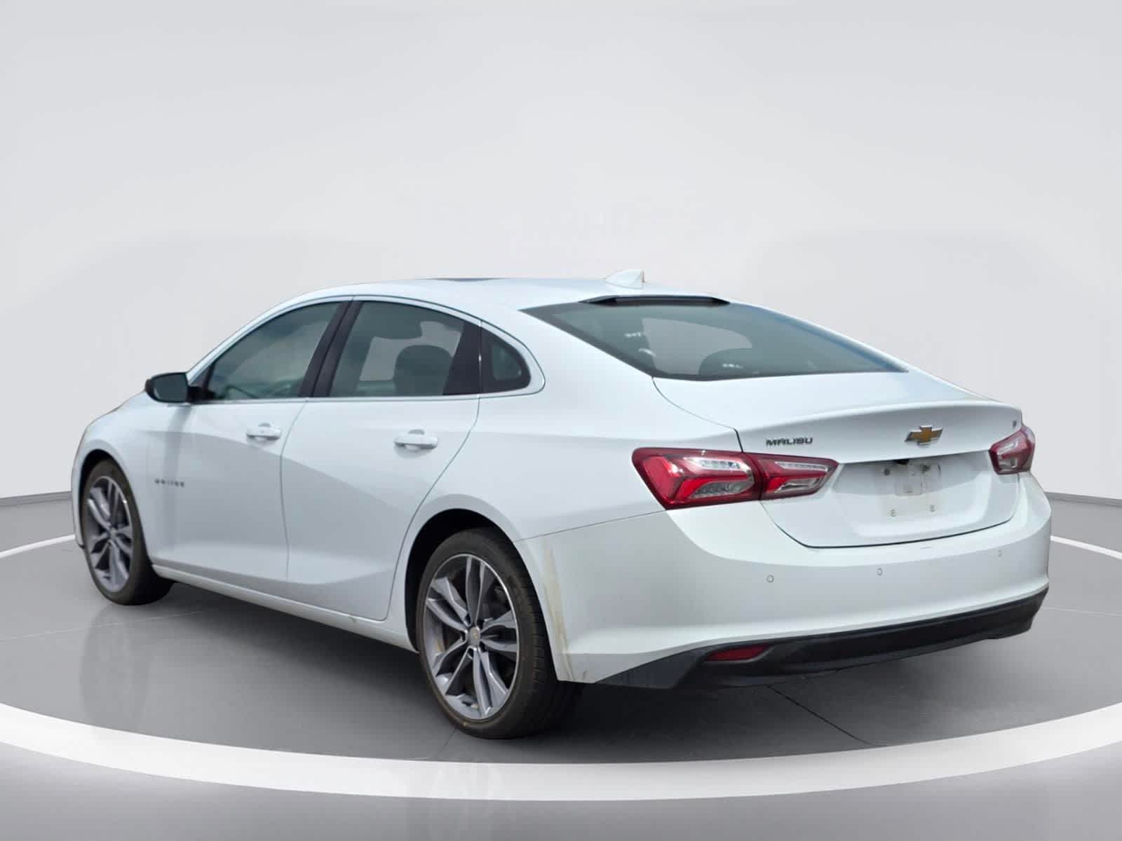 Thumbnail: 2024 Chevrolet Malibu - 3