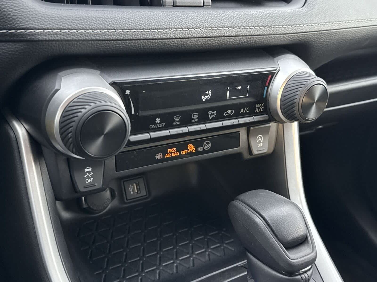 Thumbnail: 2024 Toyota RAV4 - 23