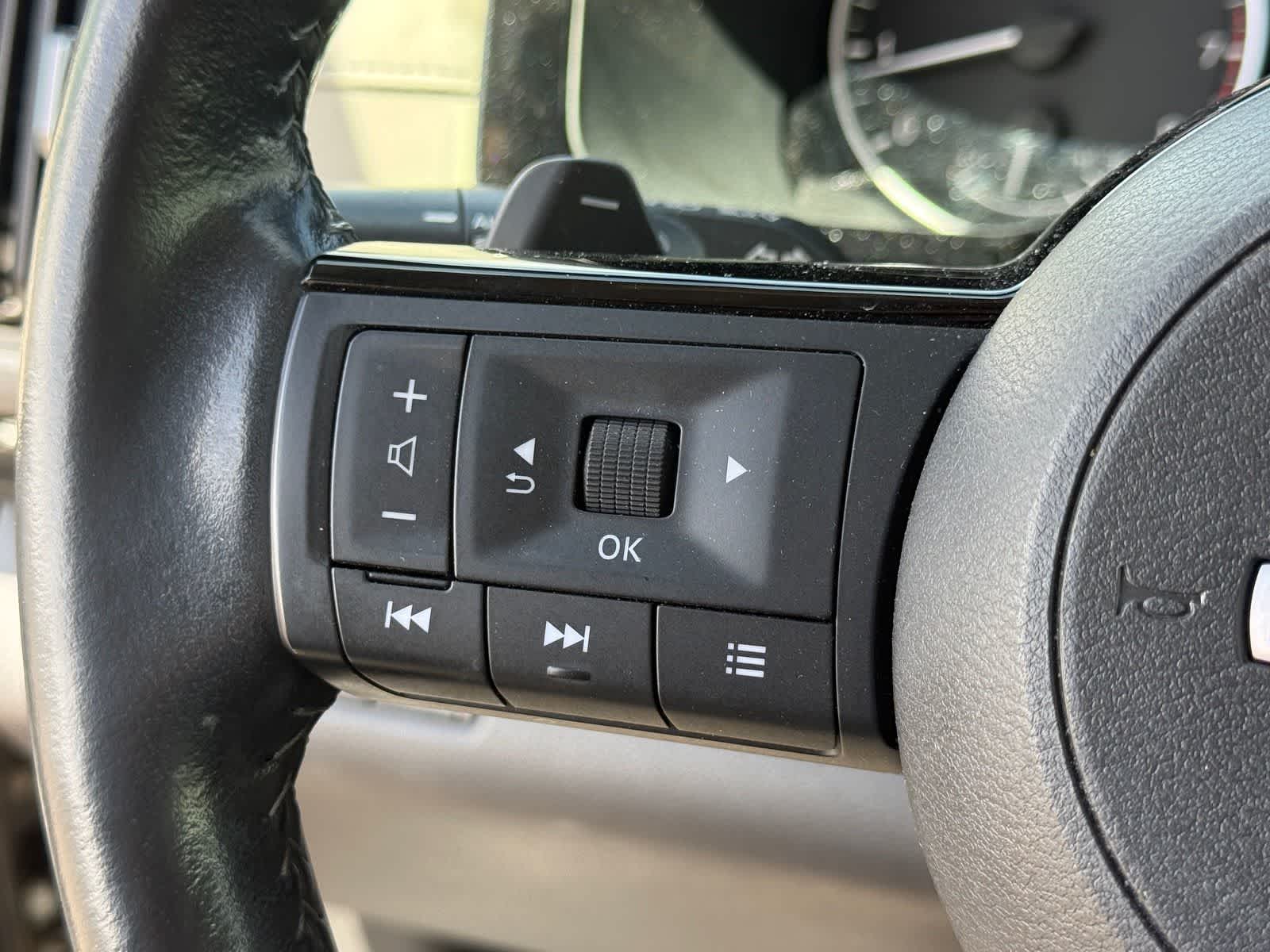 Thumbnail: 2022 Nissan Pathfinder - 22