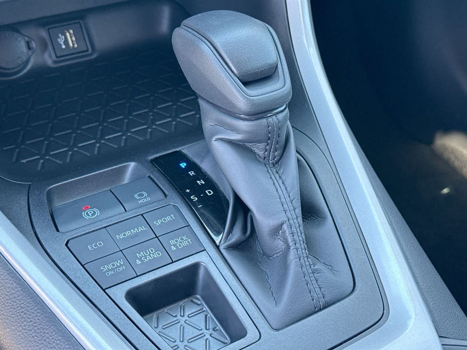 Thumbnail: 2025 Toyota RAV4 - 24