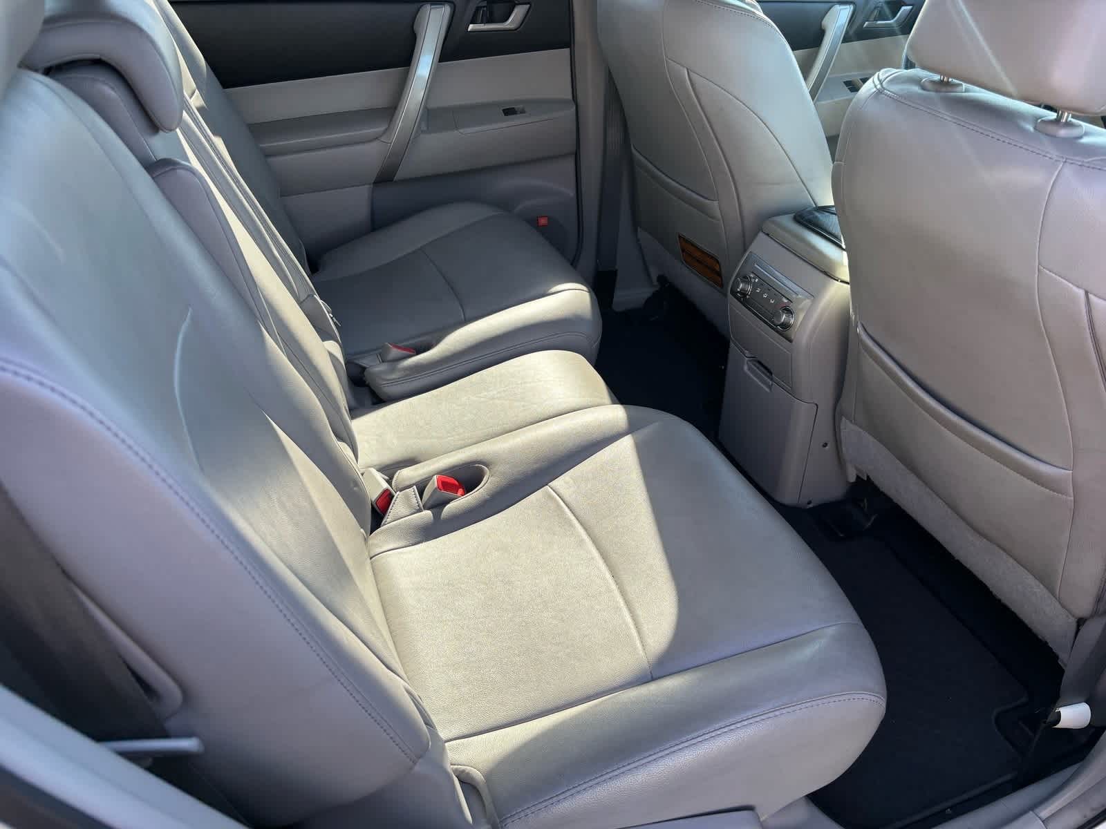 Thumbnail: 2012 Toyota Highlander - 12