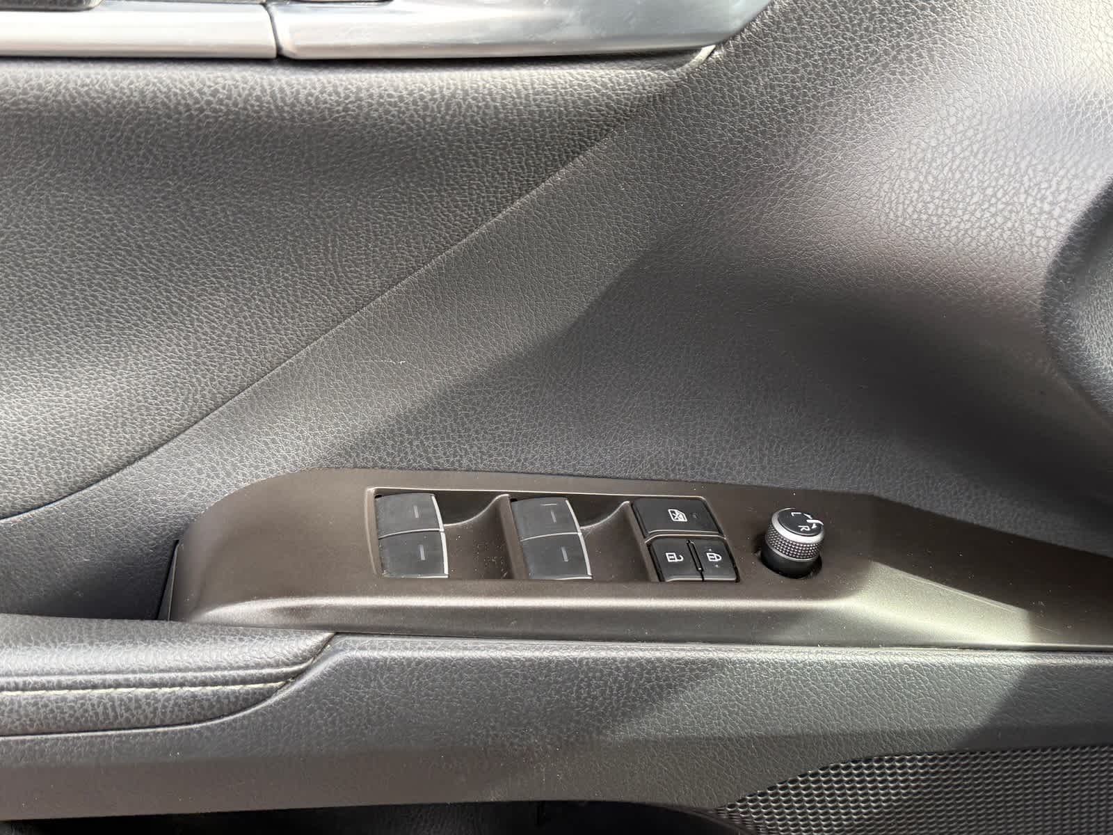 Thumbnail: 2023 Toyota Camry - 17