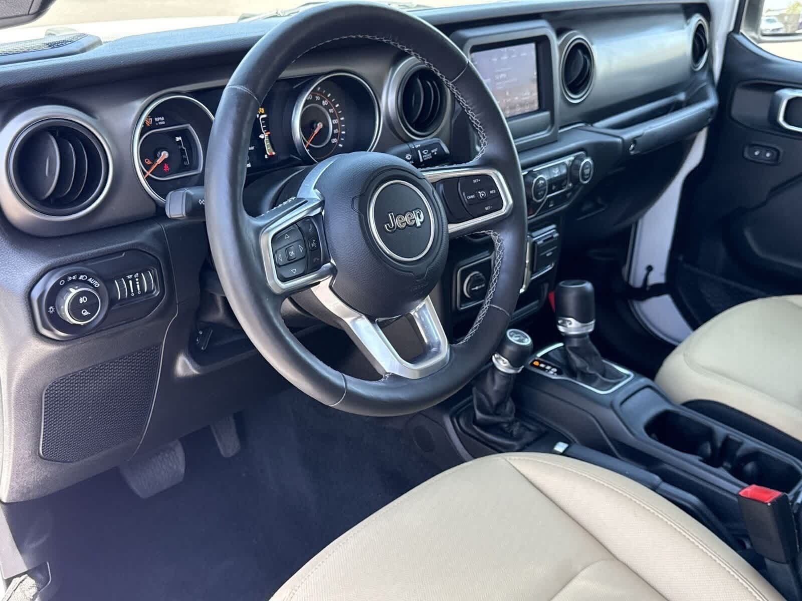 Thumbnail: 2020 Jeep Gladiator - 16