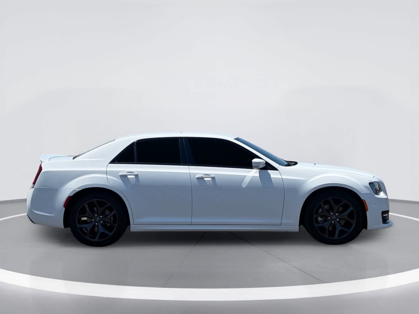 Thumbnail: 2021 Chrysler 300 - 7