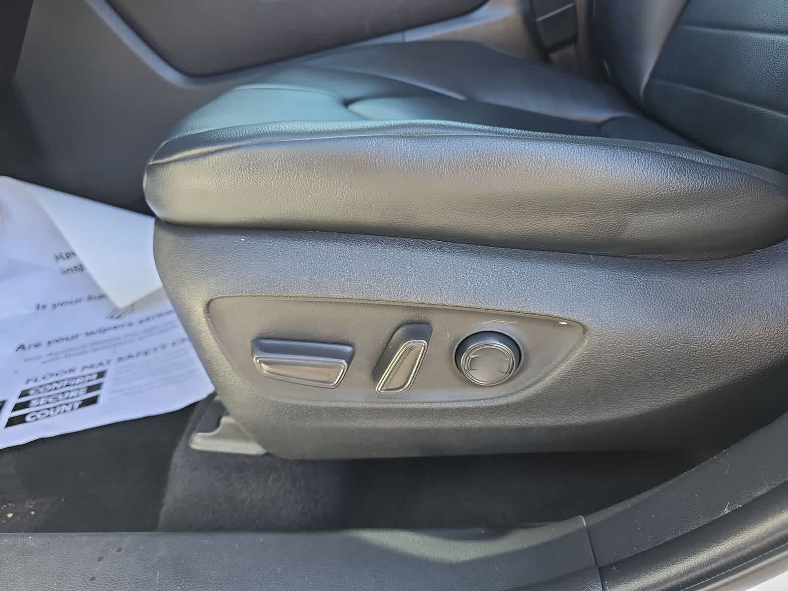 Thumbnail: 2022 Toyota Highlander - 19