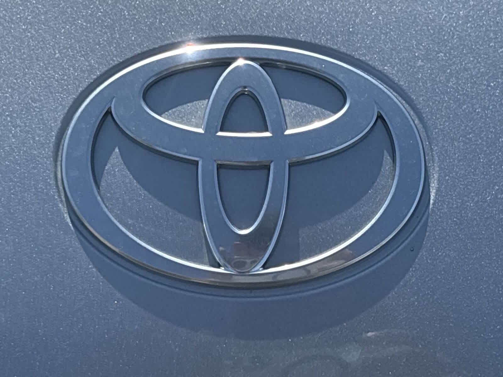 Thumbnail: 2025 Toyota Camry - 33