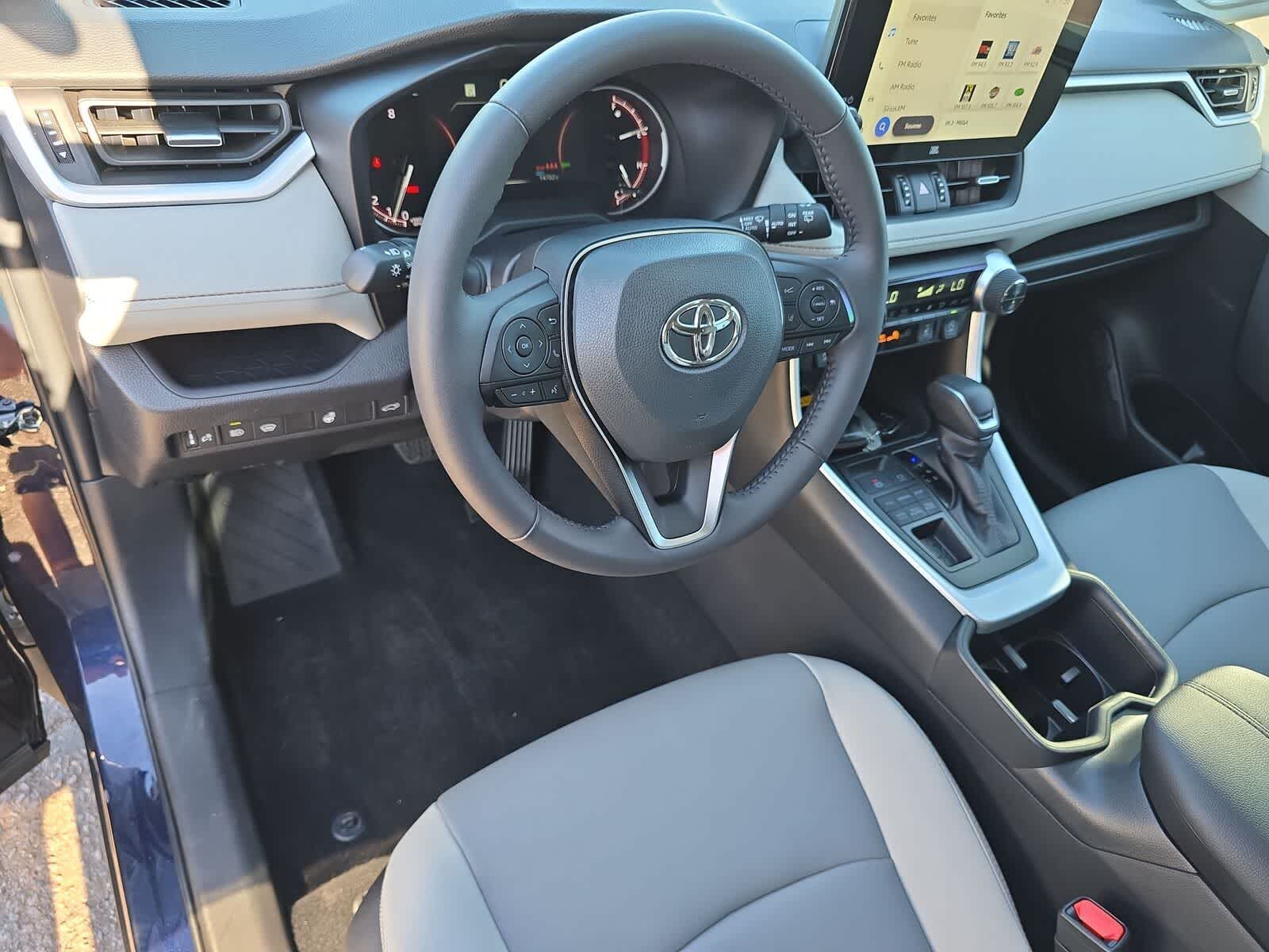 Thumbnail: 2025 Toyota RAV4 - 16