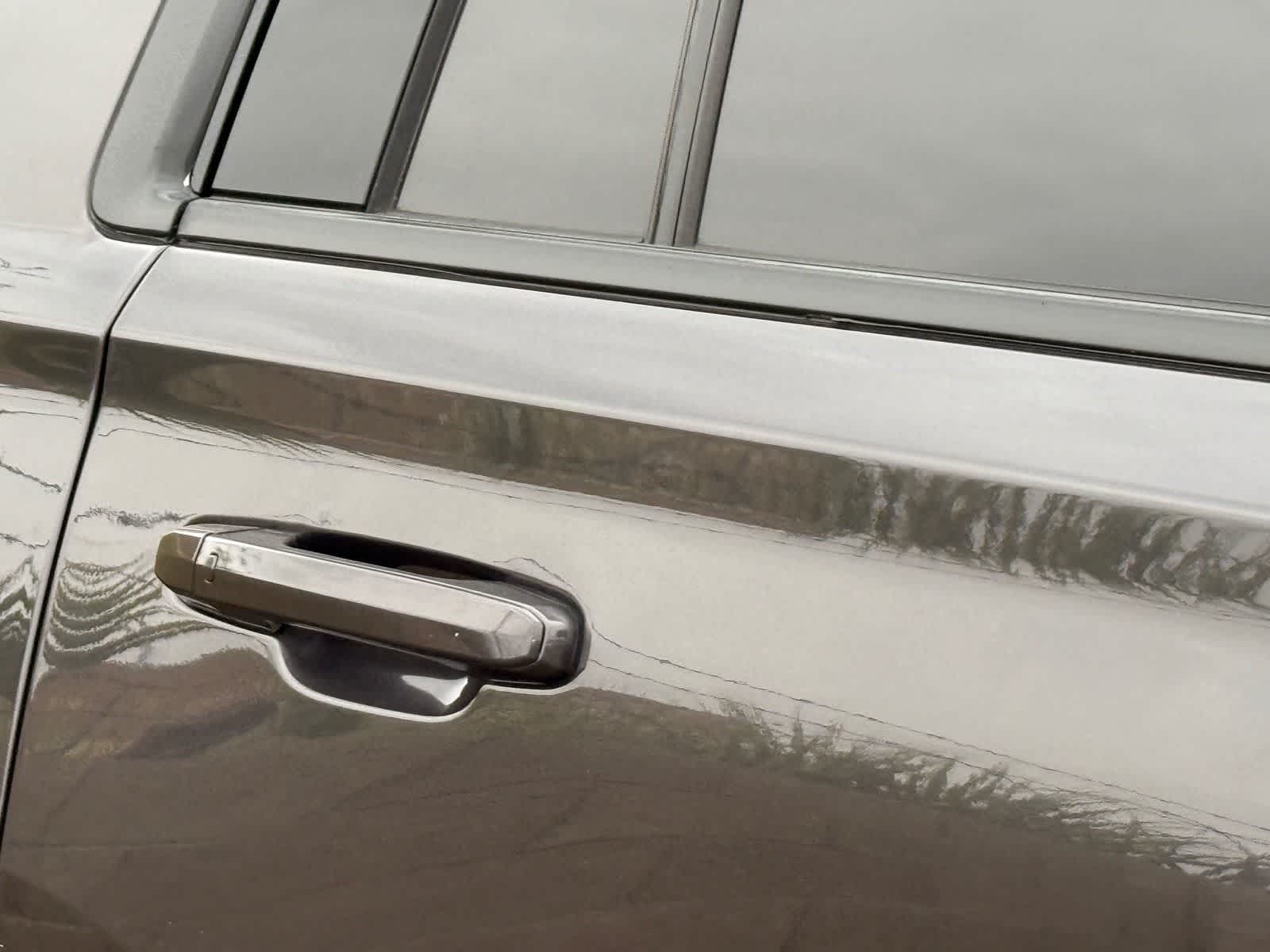 Thumbnail: 2016 Cadillac Escalade - 10