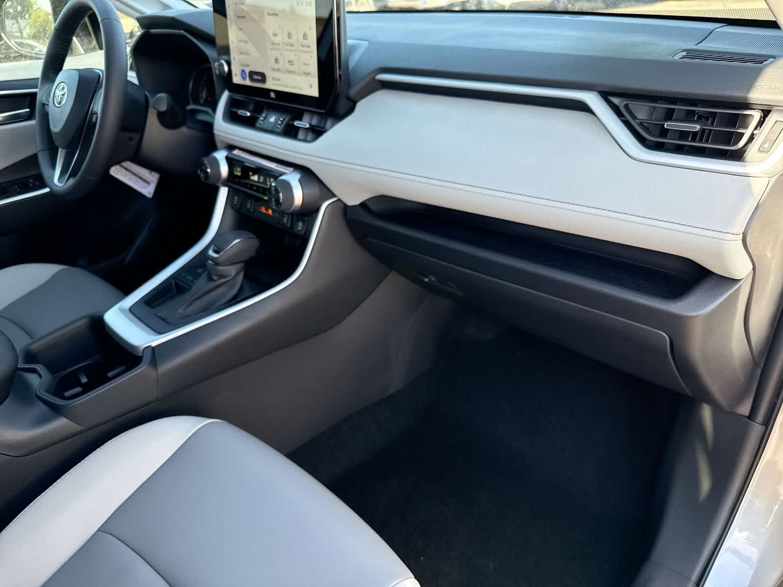 Thumbnail: 2025 Toyota RAV4 - 11