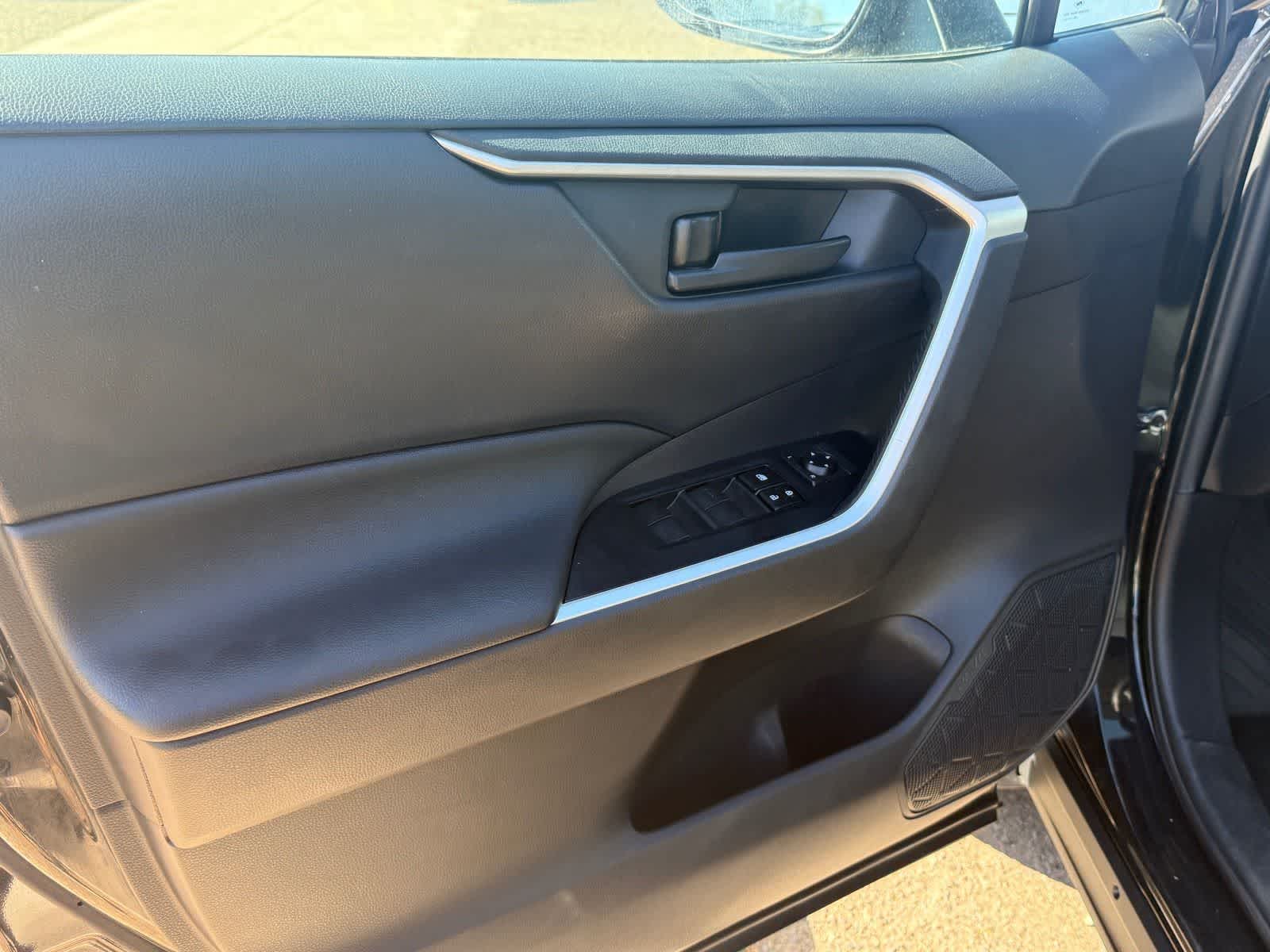 Thumbnail: 2021 Toyota RAV4 - 12