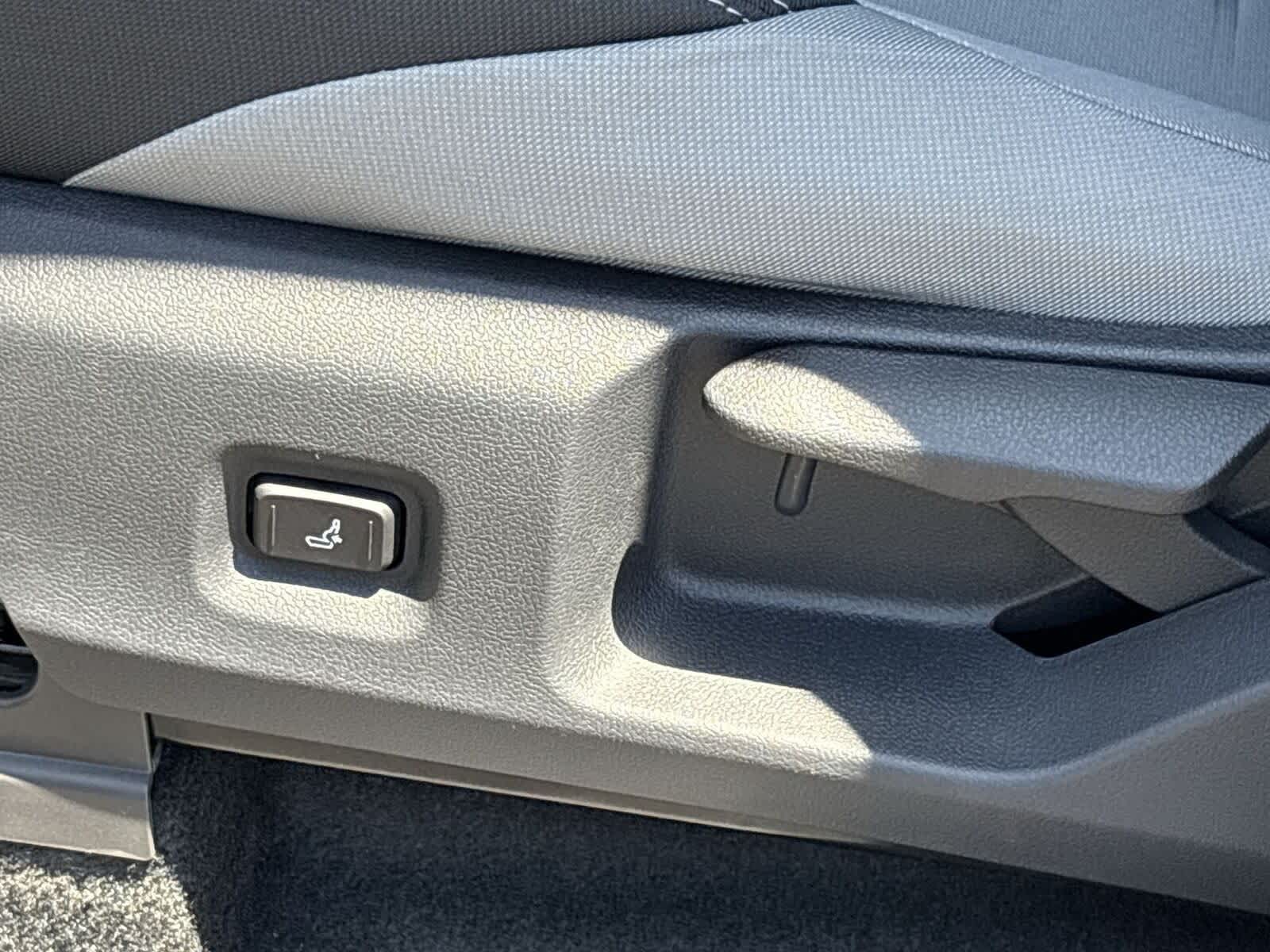 Thumbnail: 2025 Toyota Tacoma - 18