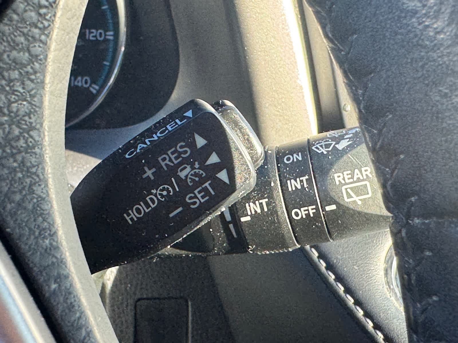 Thumbnail: 2018 Toyota RAV4 - 21