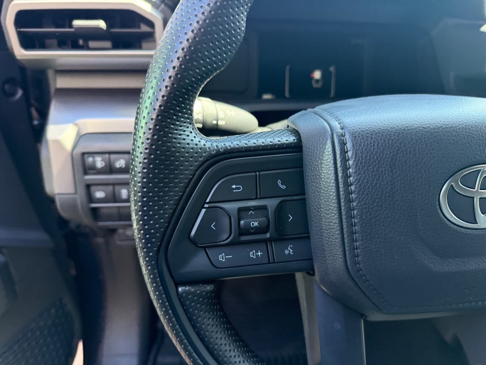 Thumbnail: 2025 Toyota Tacoma - 18