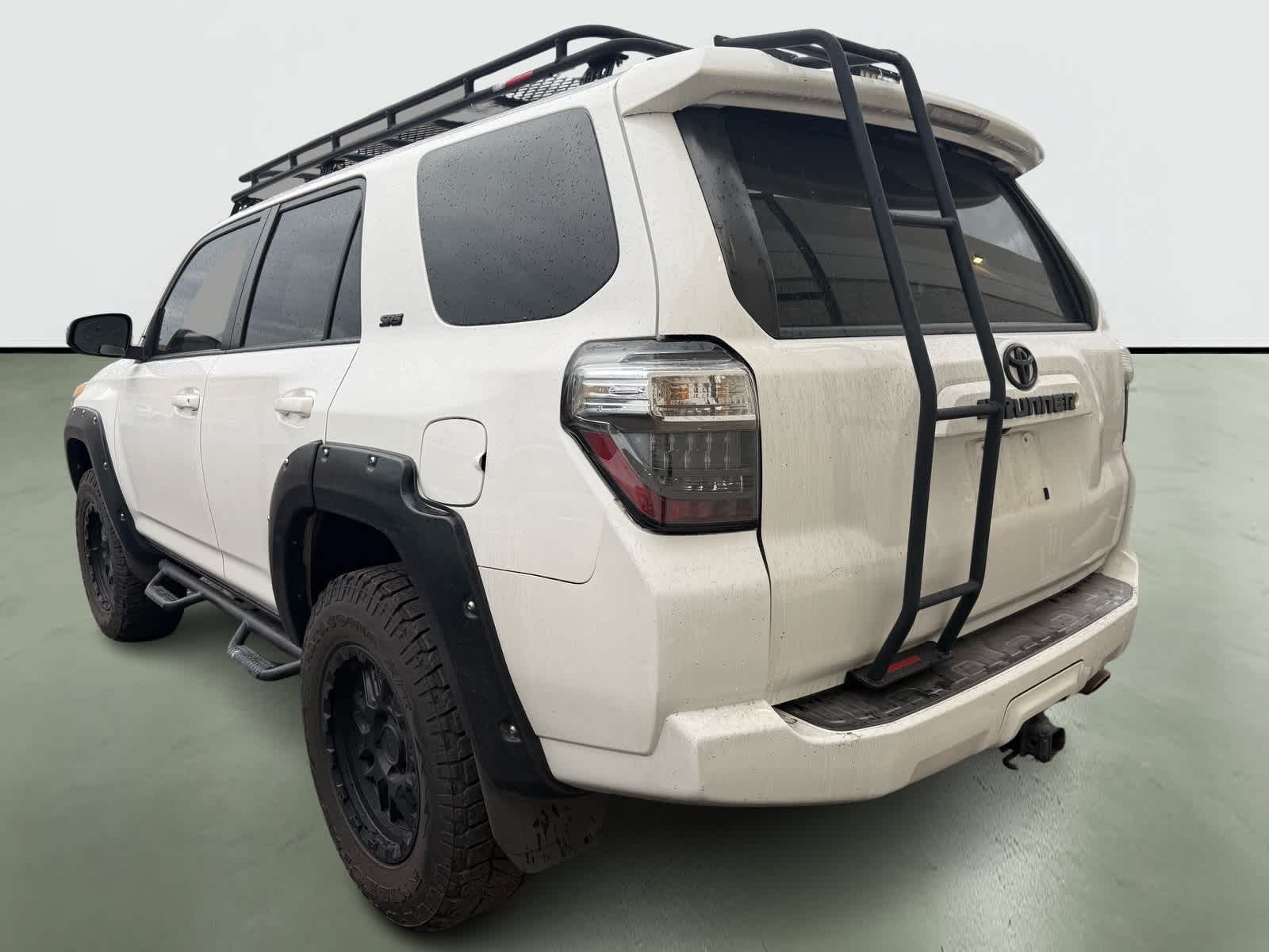 Thumbnail: 2019 Toyota 4Runner - 3