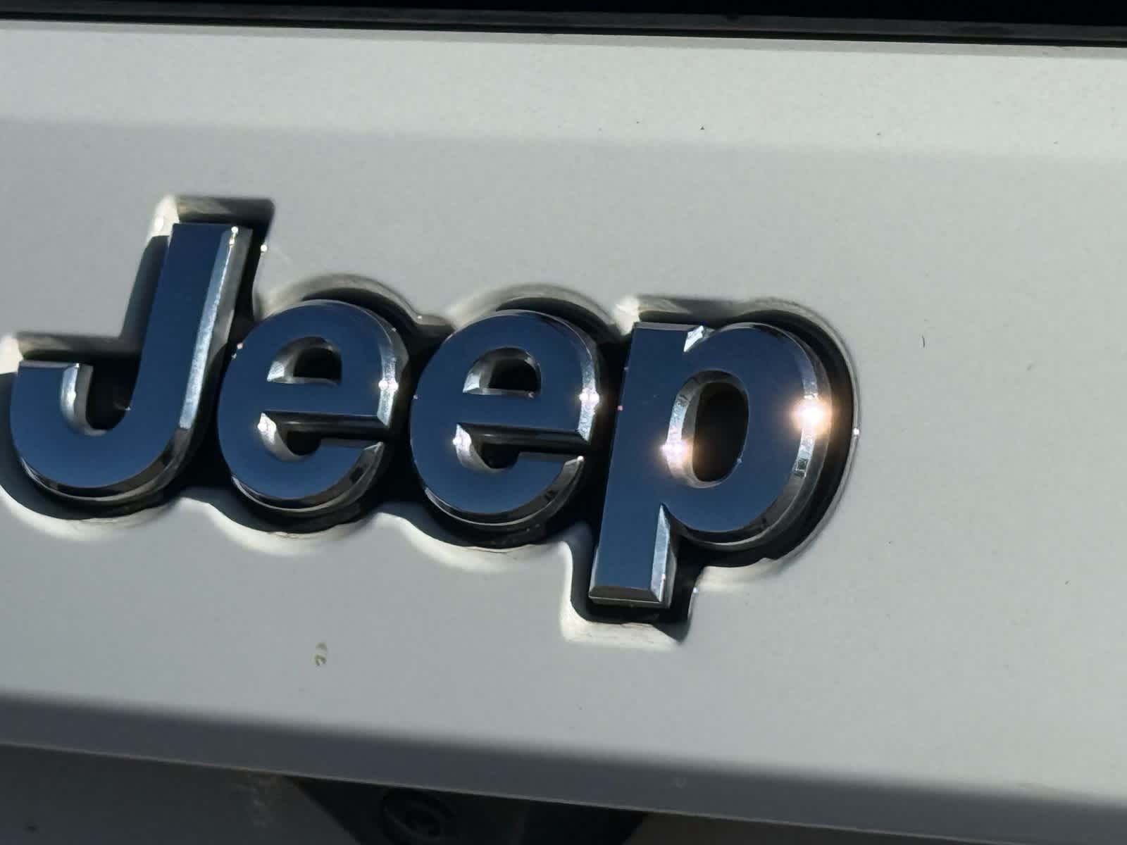 Thumbnail: 2022 Jeep Grand Cherokee - 20