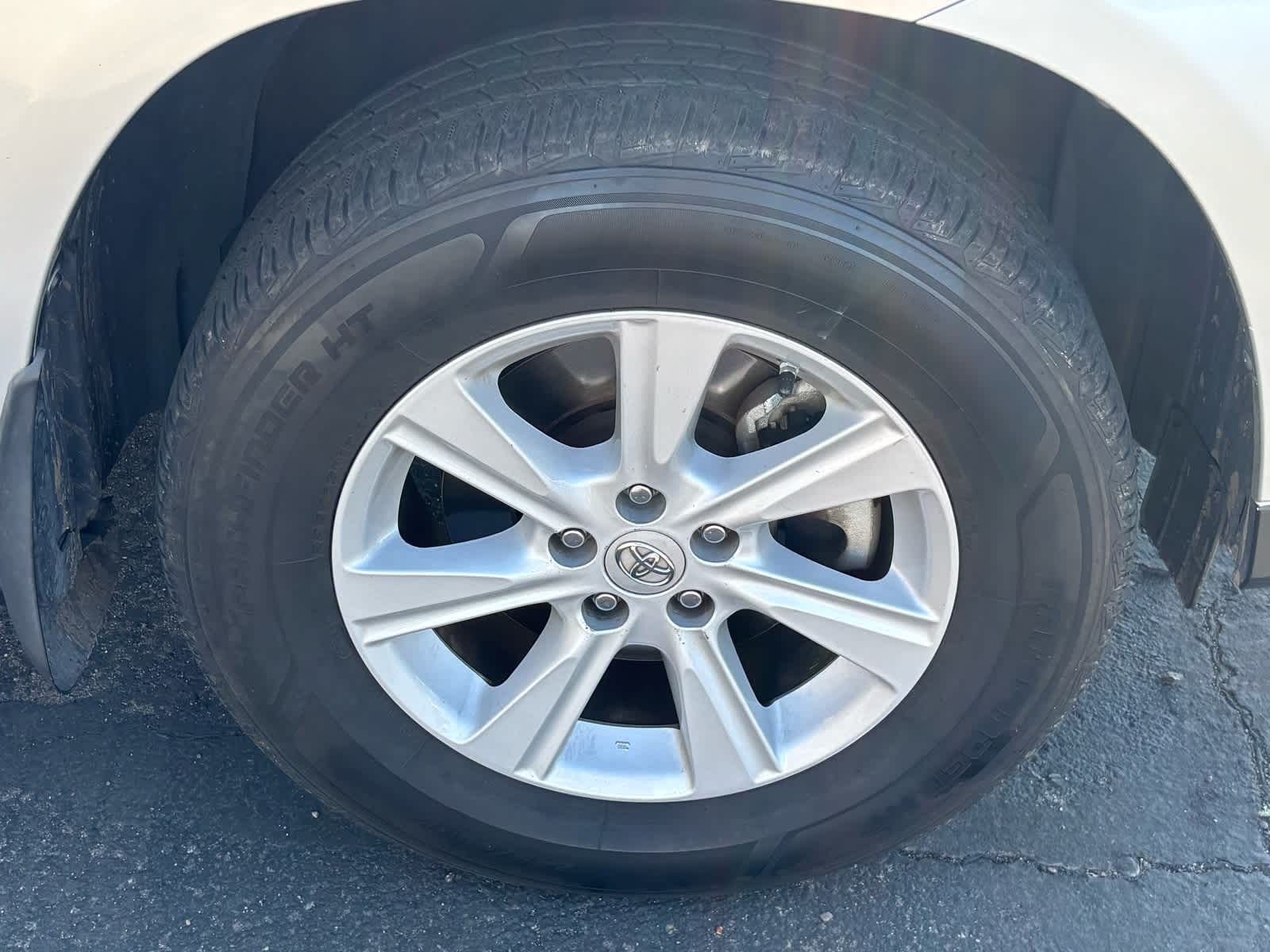 Thumbnail: 2012 Toyota Highlander - 6