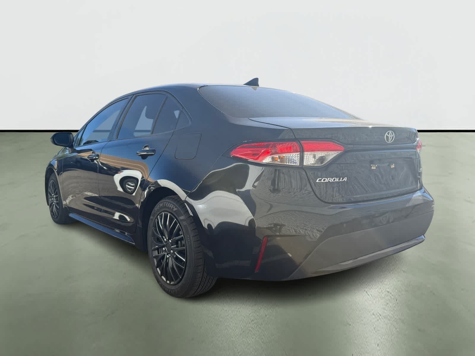 Thumbnail: 2022 Toyota Corolla - 3