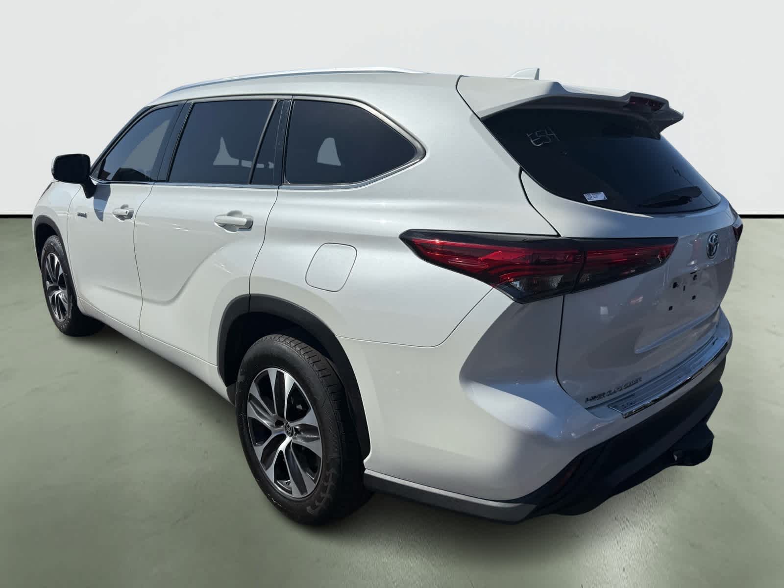 2021 Toyota Highlander XLE 3