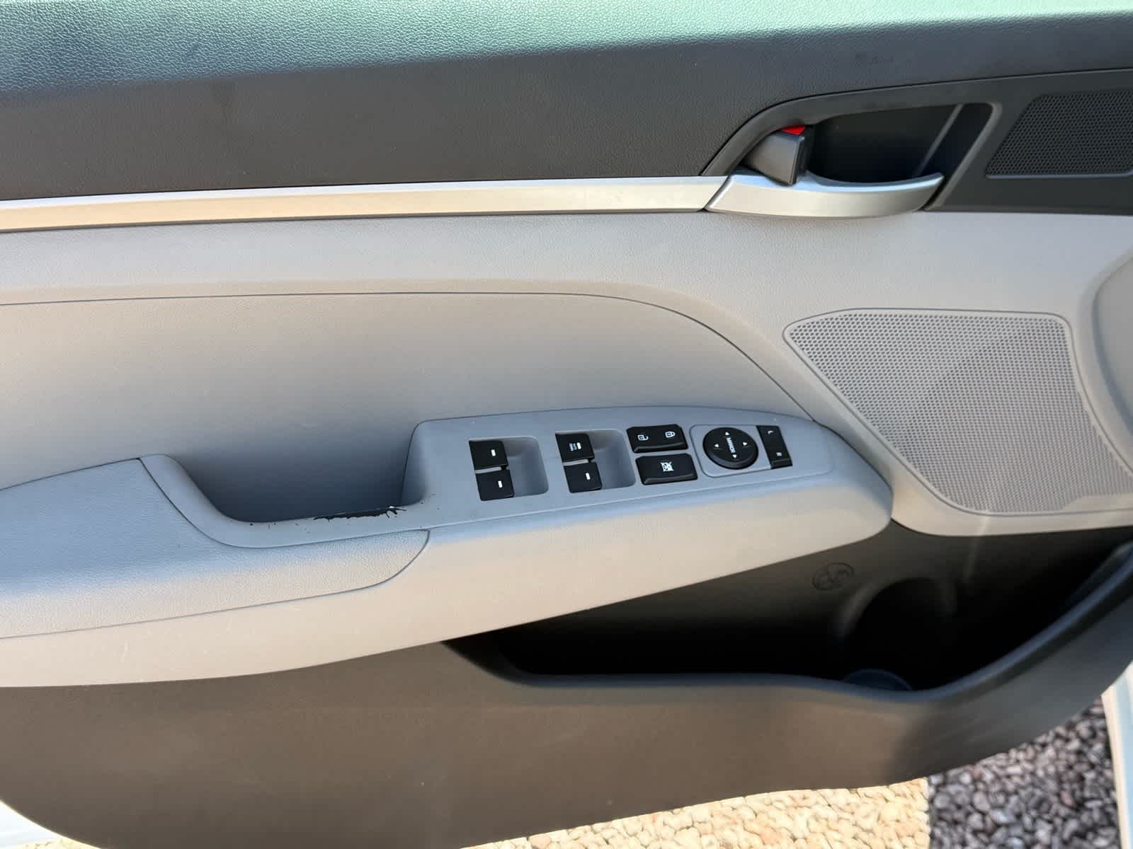 Thumbnail: 2017 Hyundai Elantra - 12