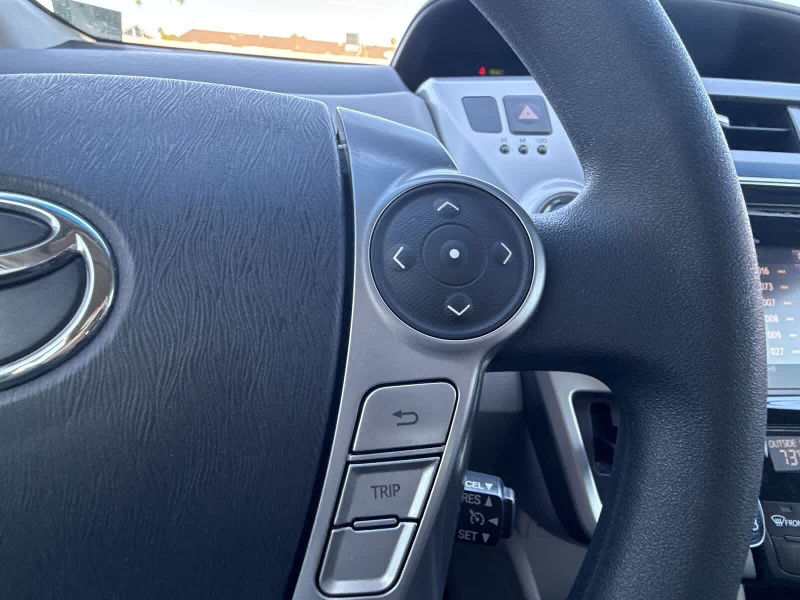 Thumbnail: 2017 Toyota Prius v - 29