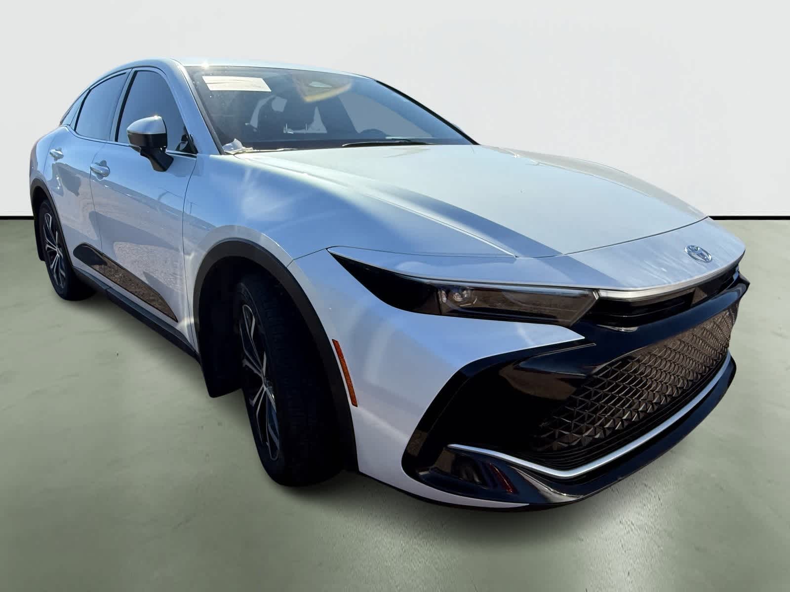 Thumbnail: 2023 Toyota Crown - 5