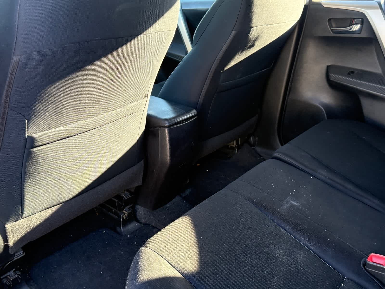 Thumbnail: 2015 Toyota RAV4 - 12