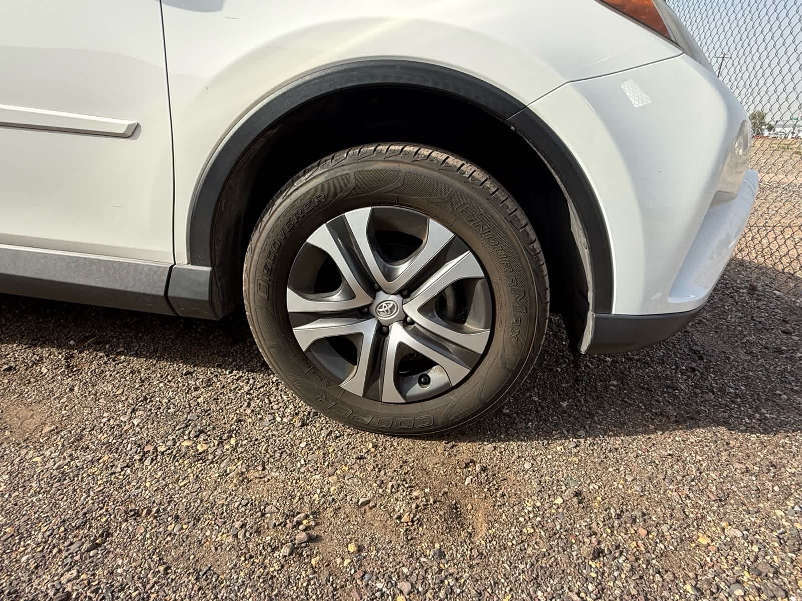 Thumbnail: 2016 Toyota RAV4 - 6