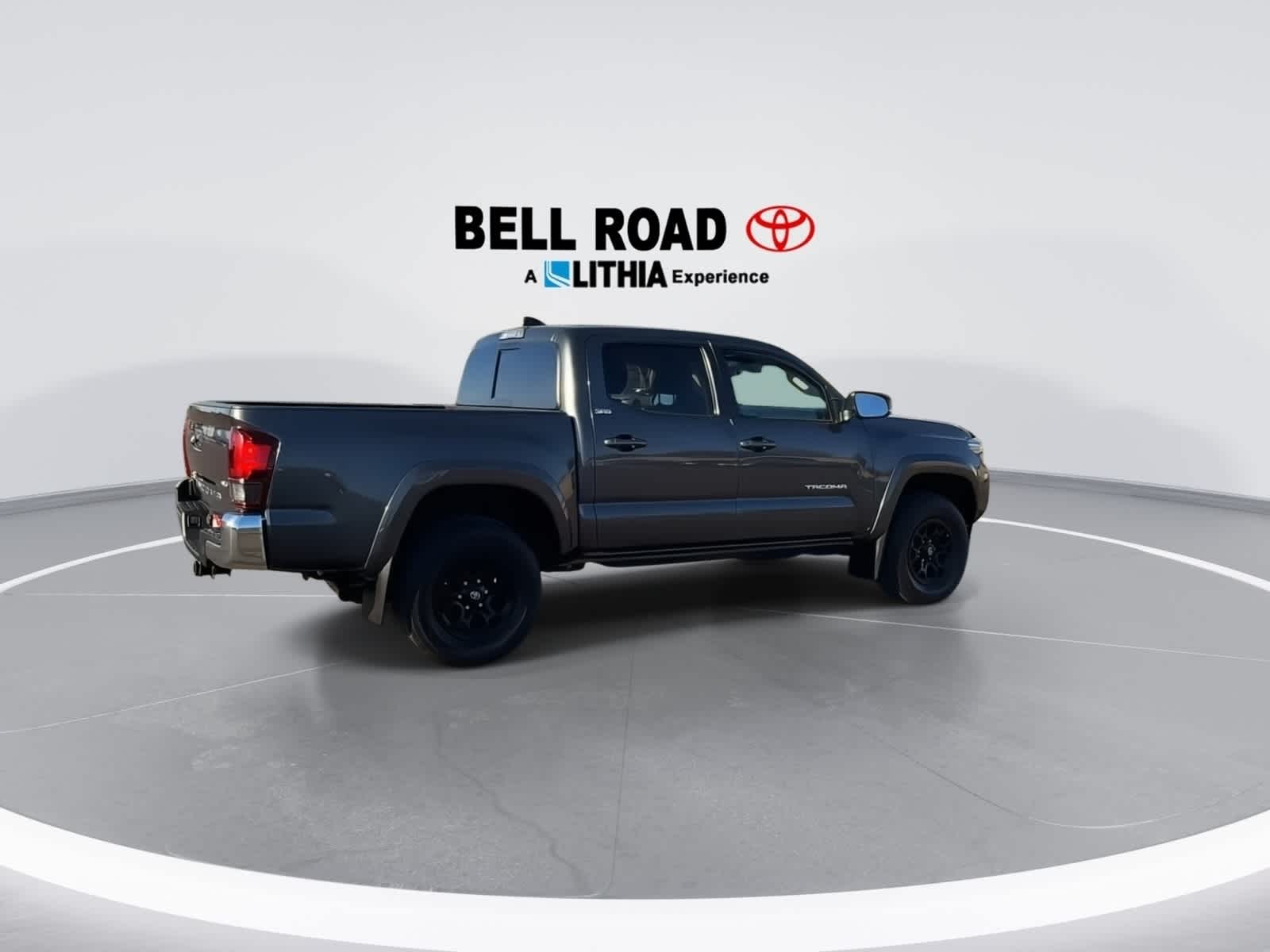 Thumbnail: 2022 Toyota Tacoma - 8