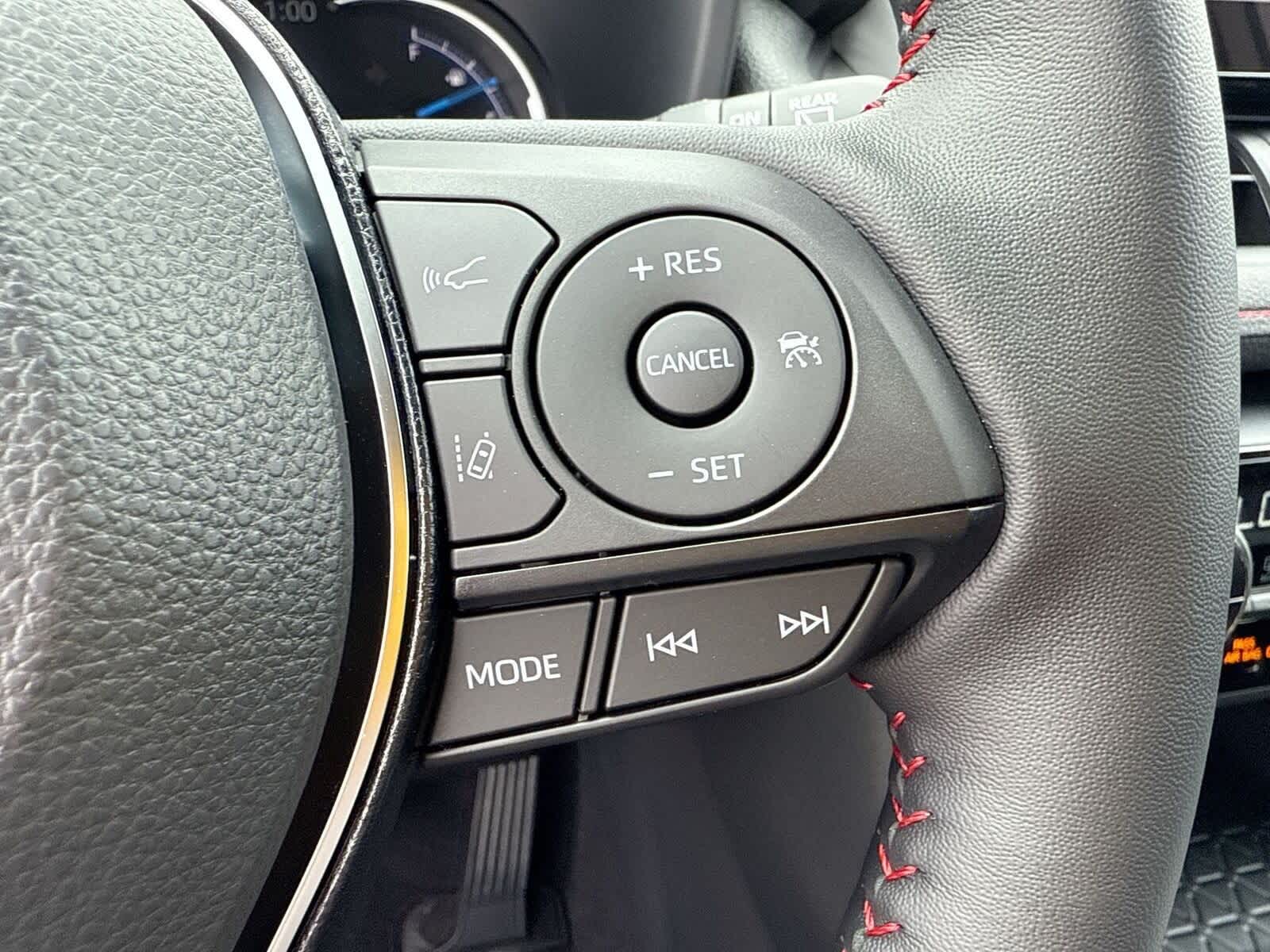 Thumbnail: 2025 Toyota RAV4 - 28