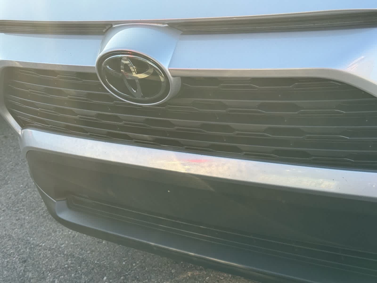 Thumbnail: 2022 Toyota RAV4 - 22