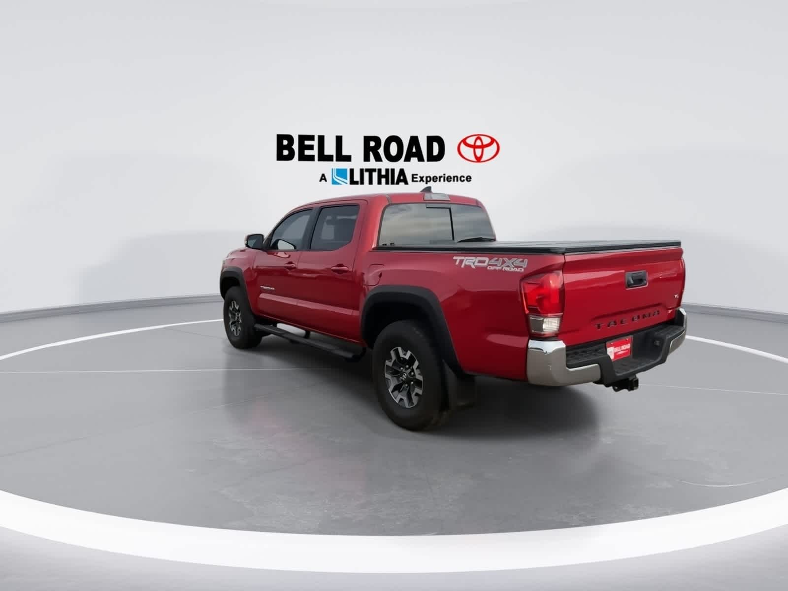 Thumbnail: 2017 Toyota Tacoma - 6