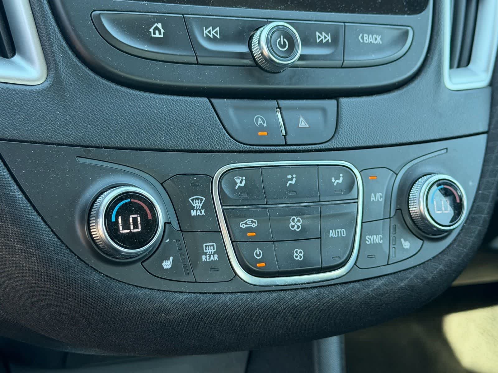 Thumbnail: 2024 Chevrolet Malibu - 12