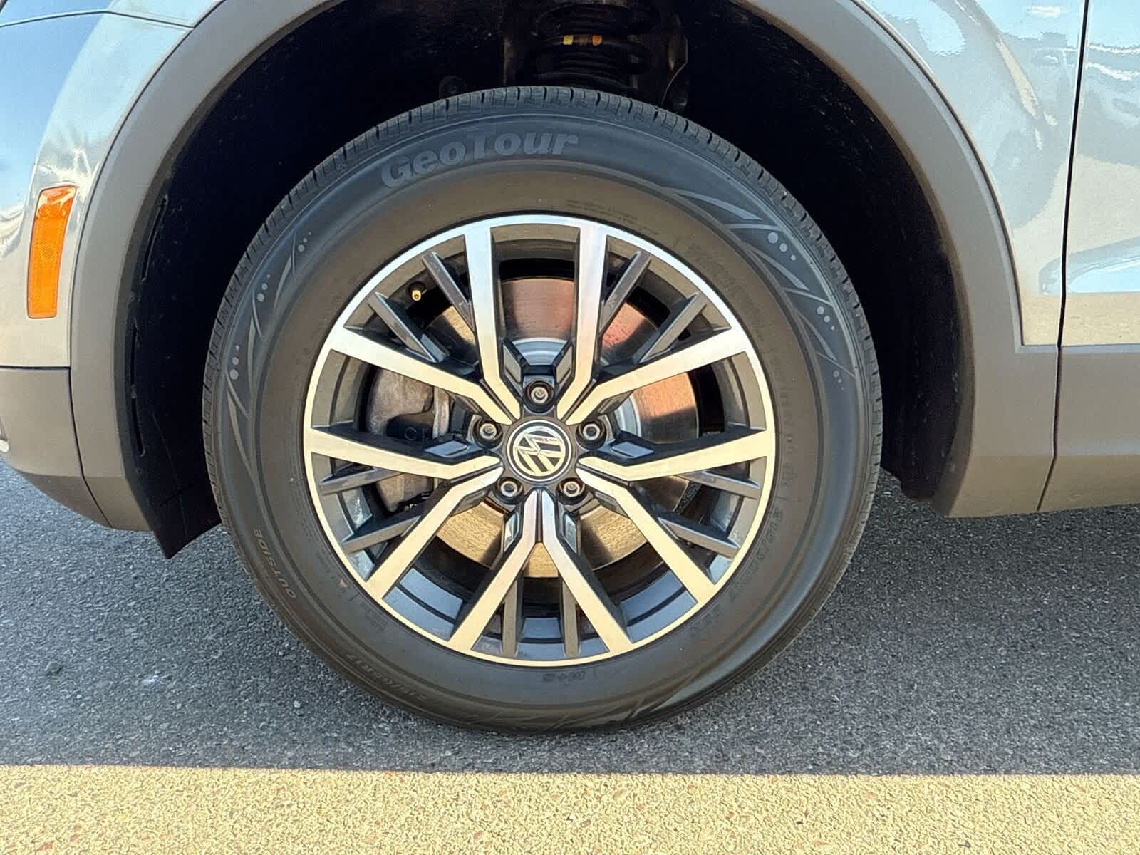 Thumbnail: 2020 Volkswagen Tiguan - 10