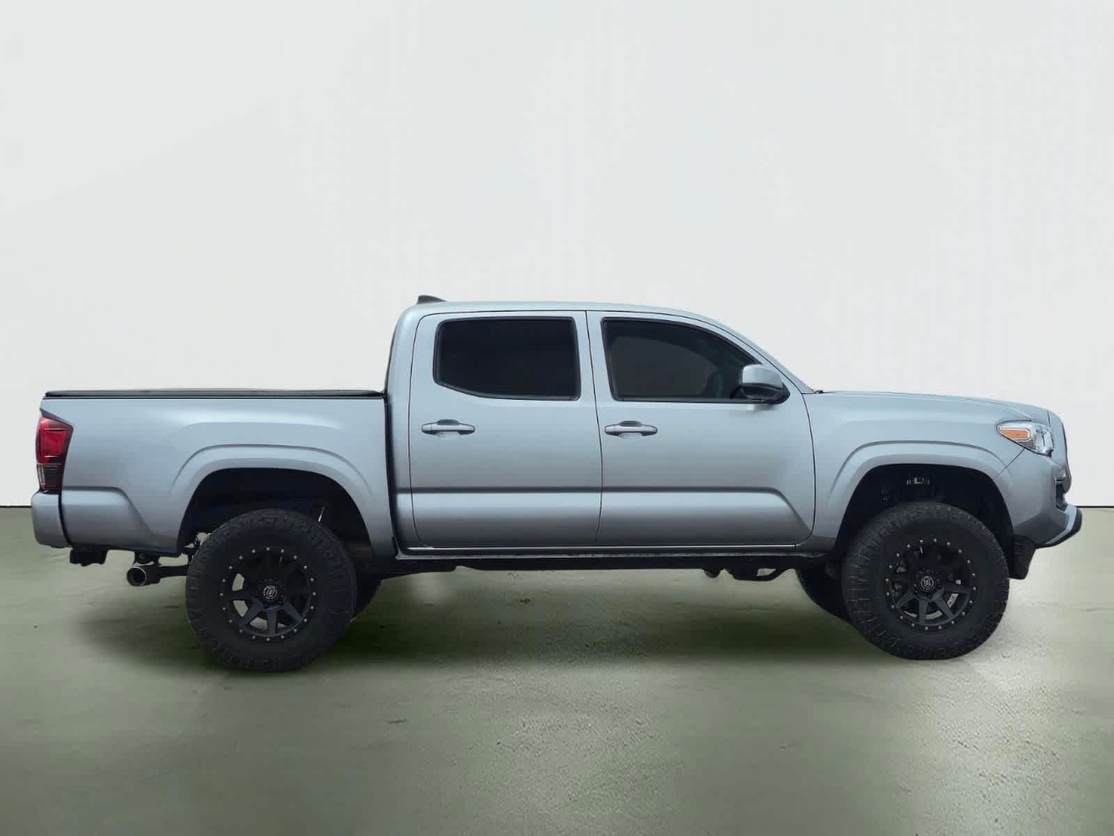 Thumbnail: 2022 Toyota Tacoma - 5